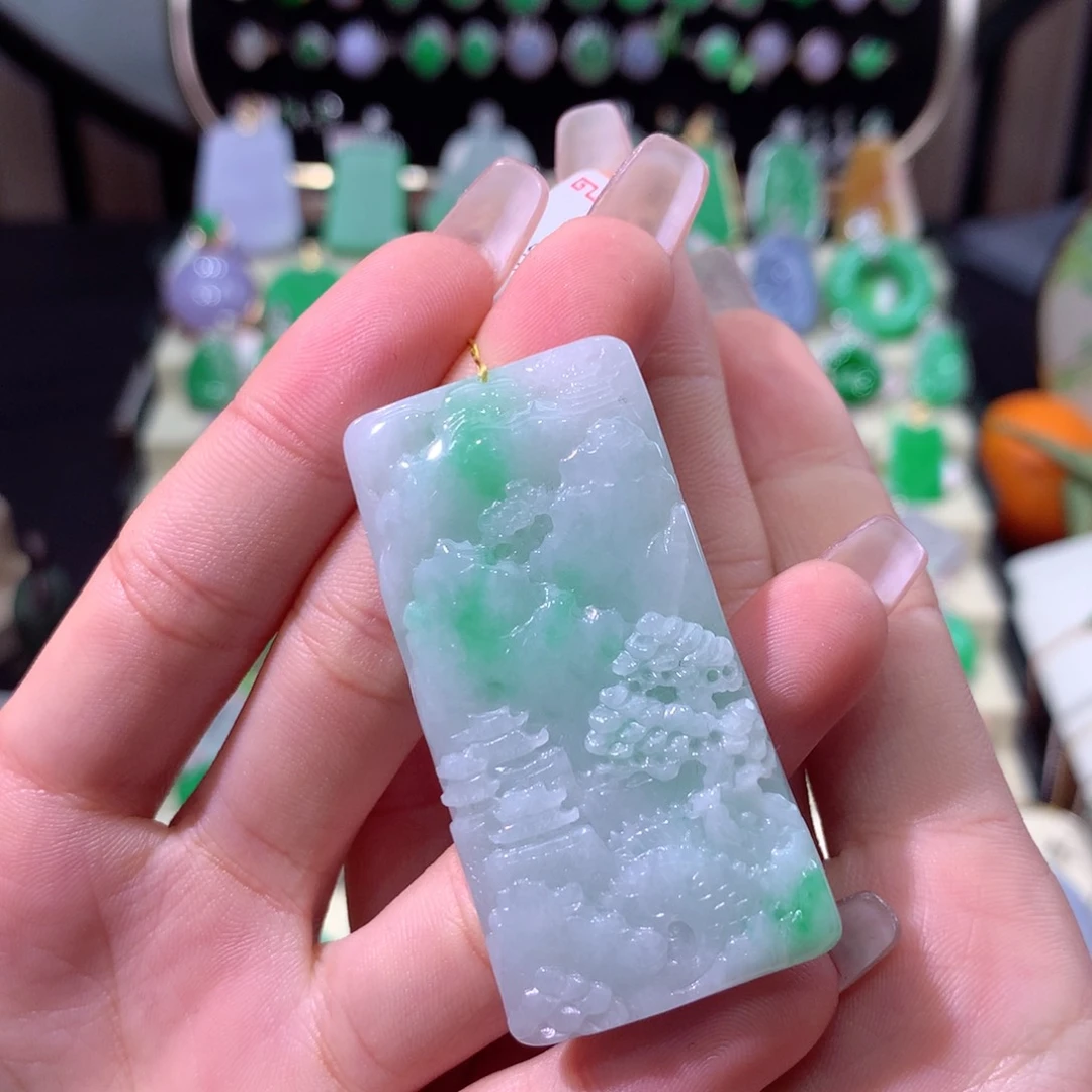 翡翠颈饰未镶嵌翡翠