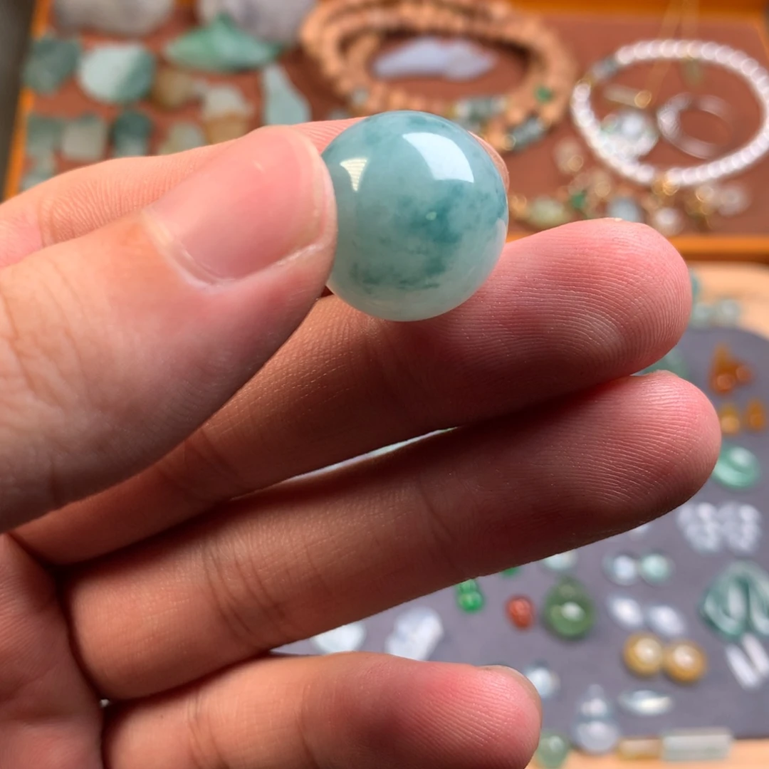 定制翡翠未镶嵌翡翠飘花珠子