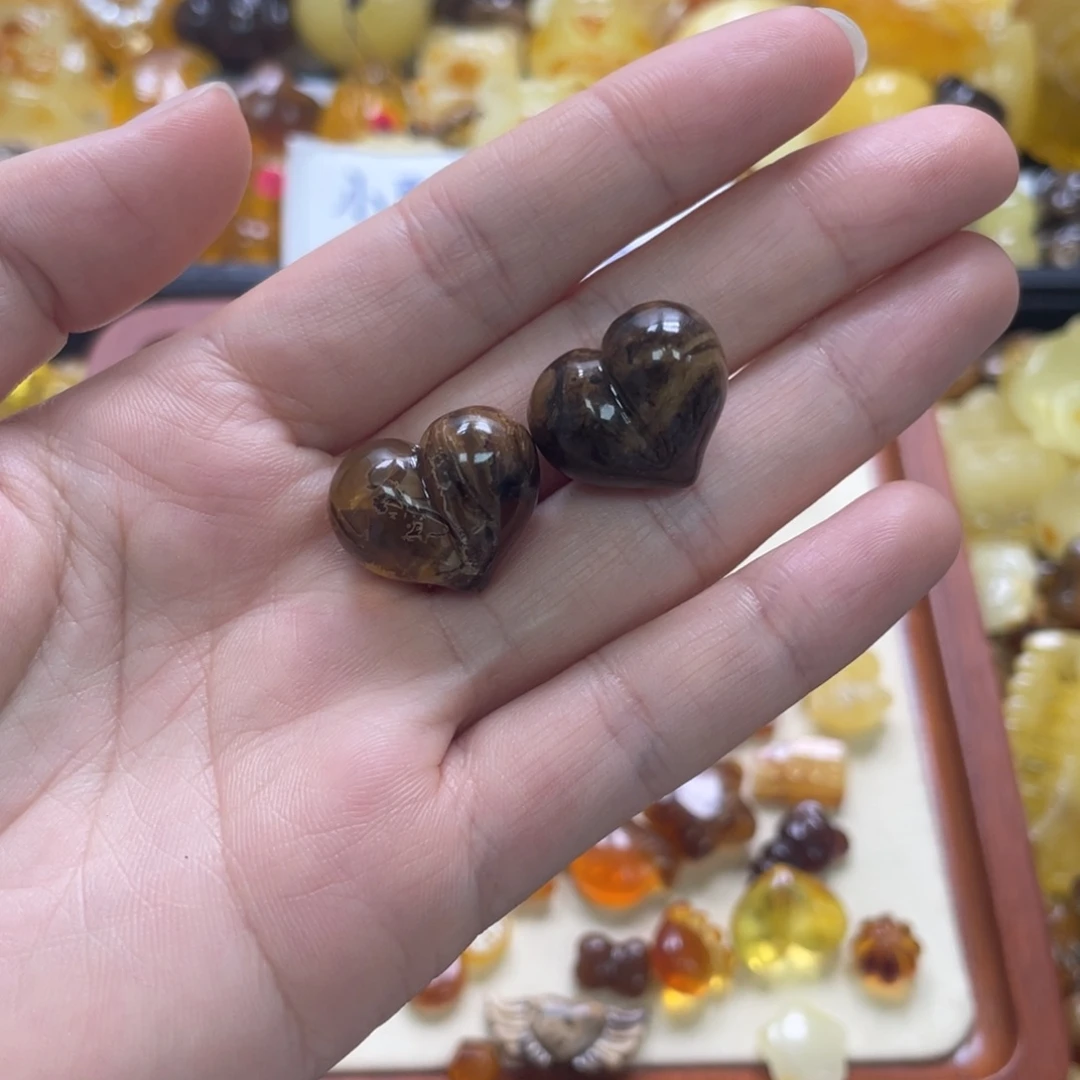 琥珀未镶嵌裸石天然琥珀根珀屁桃