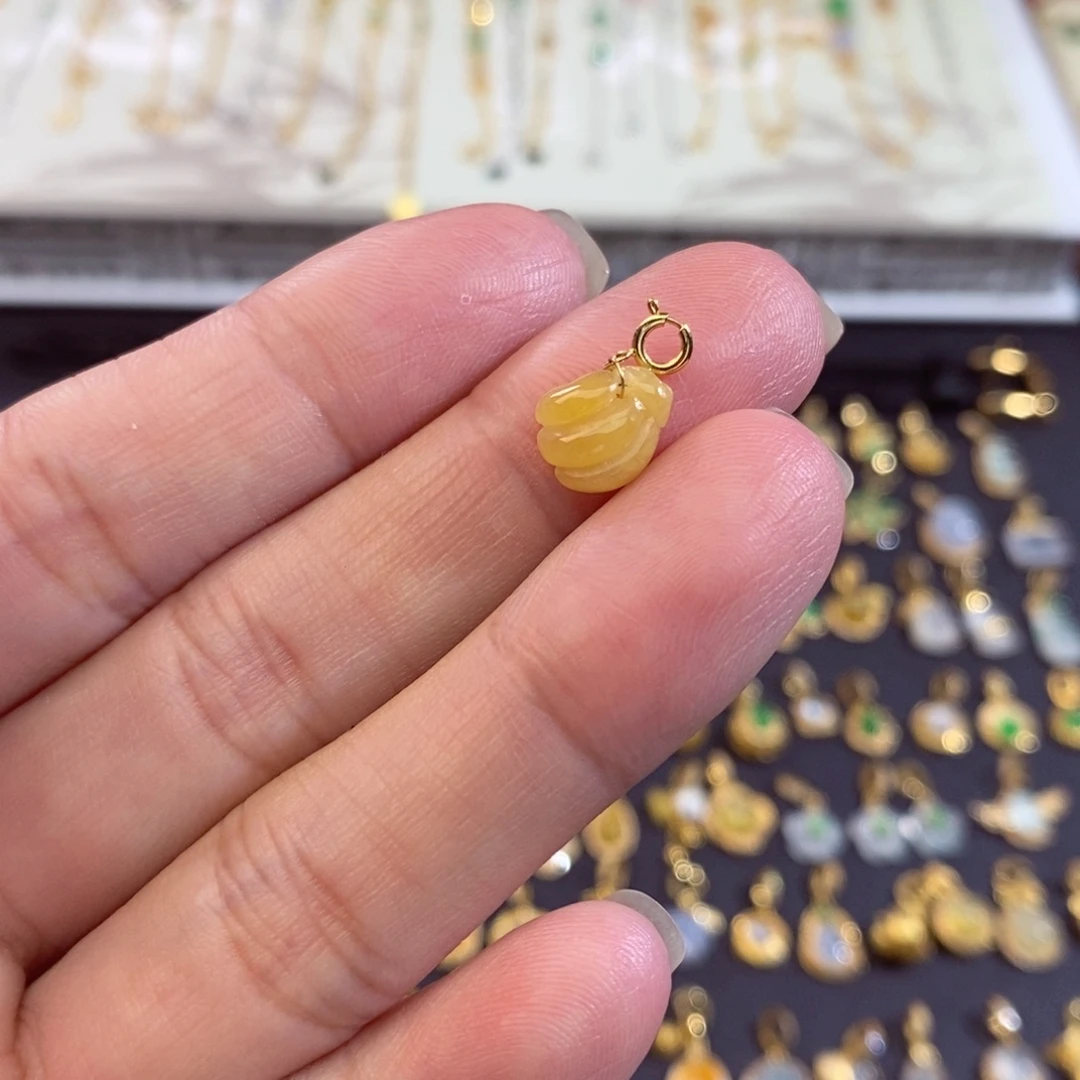 颈饰18K金镶嵌翡翠翡翠