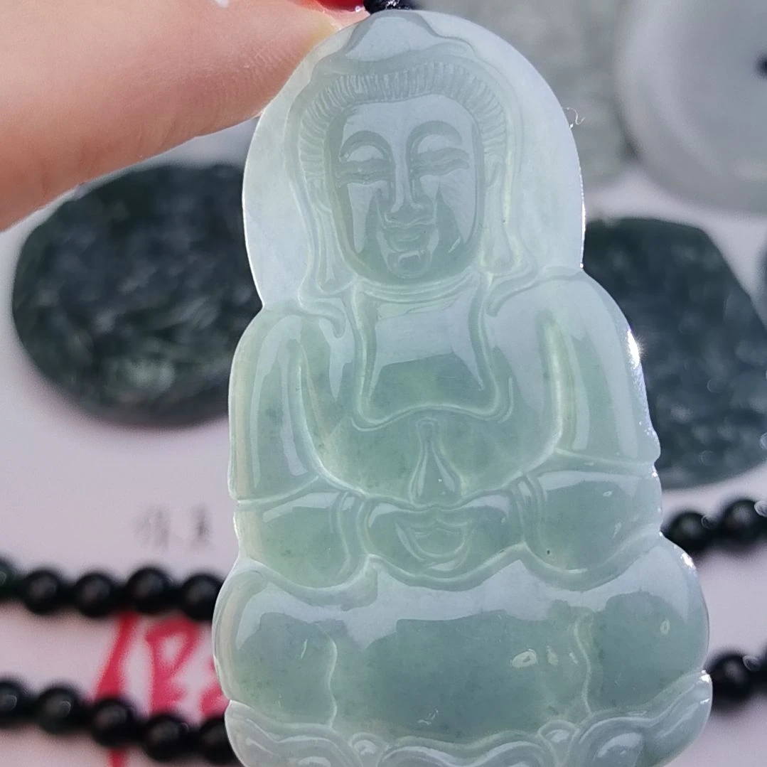 翡翠颈饰未镶嵌天然的A货翡翠多样性发货