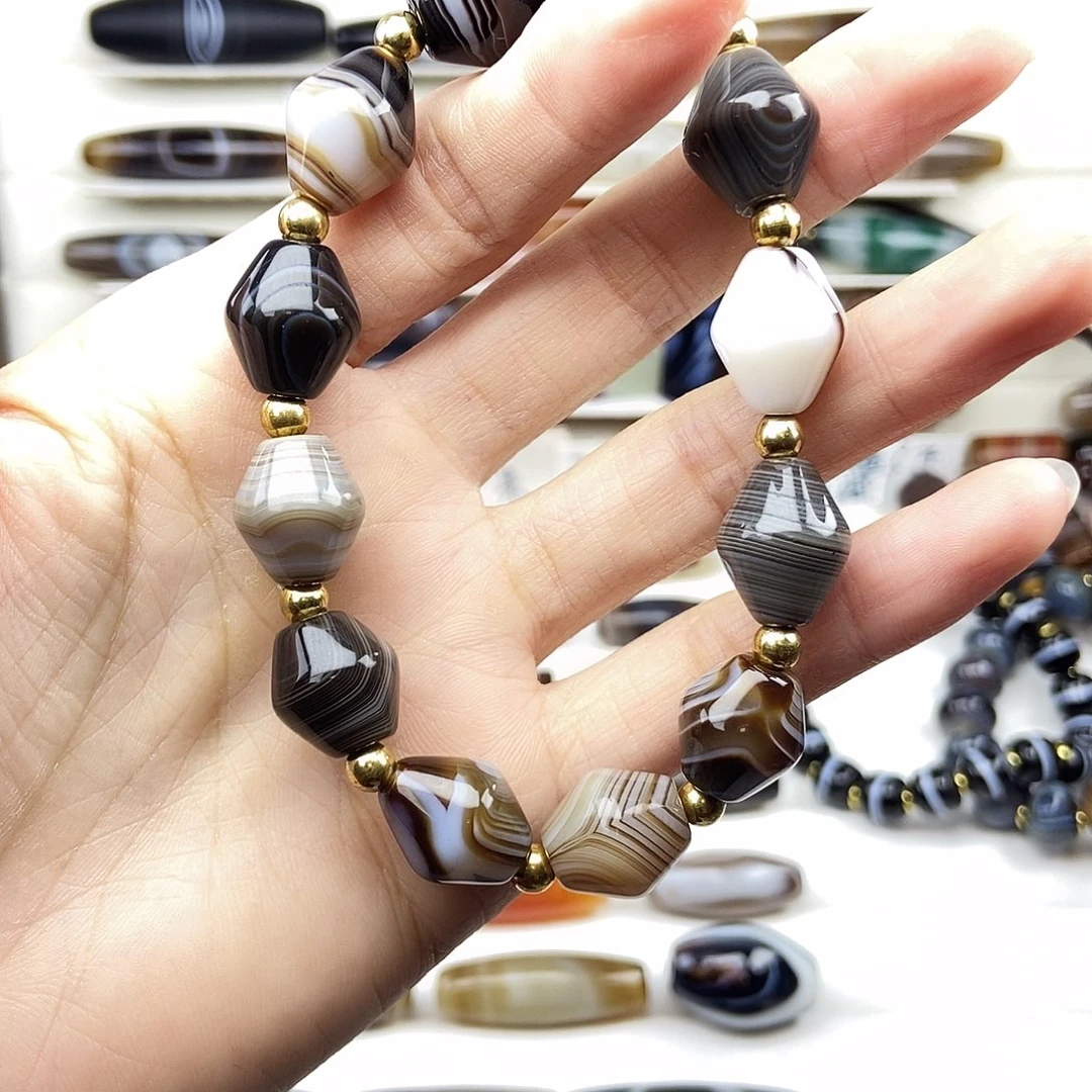 随***谦玛瑙/玉髓未镶嵌颈饰