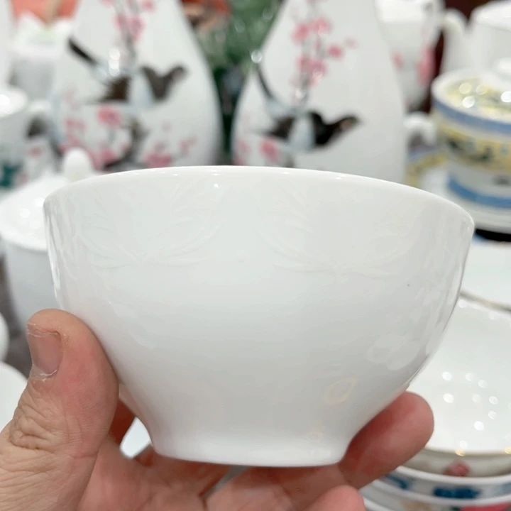 壶釉下五彩的瓷器和瓷器