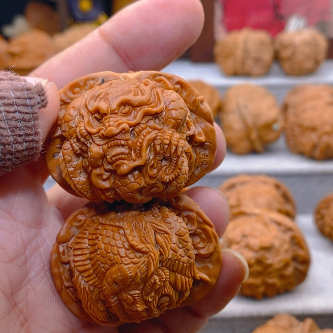 1***者文玩核桃把件纯手工雕刻龙凤