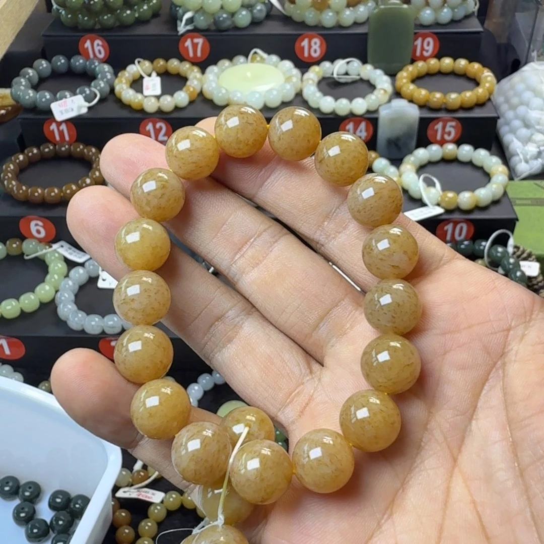 郑***饿和田玉未镶嵌手链
