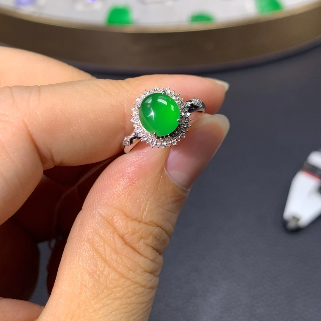 翡翠戒指18K金镶嵌翡翠