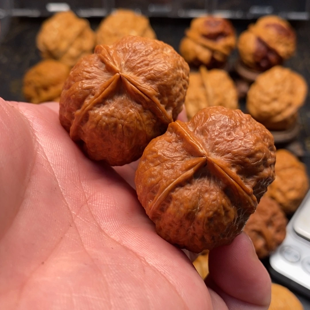 把件文玩核桃铁皮三愣