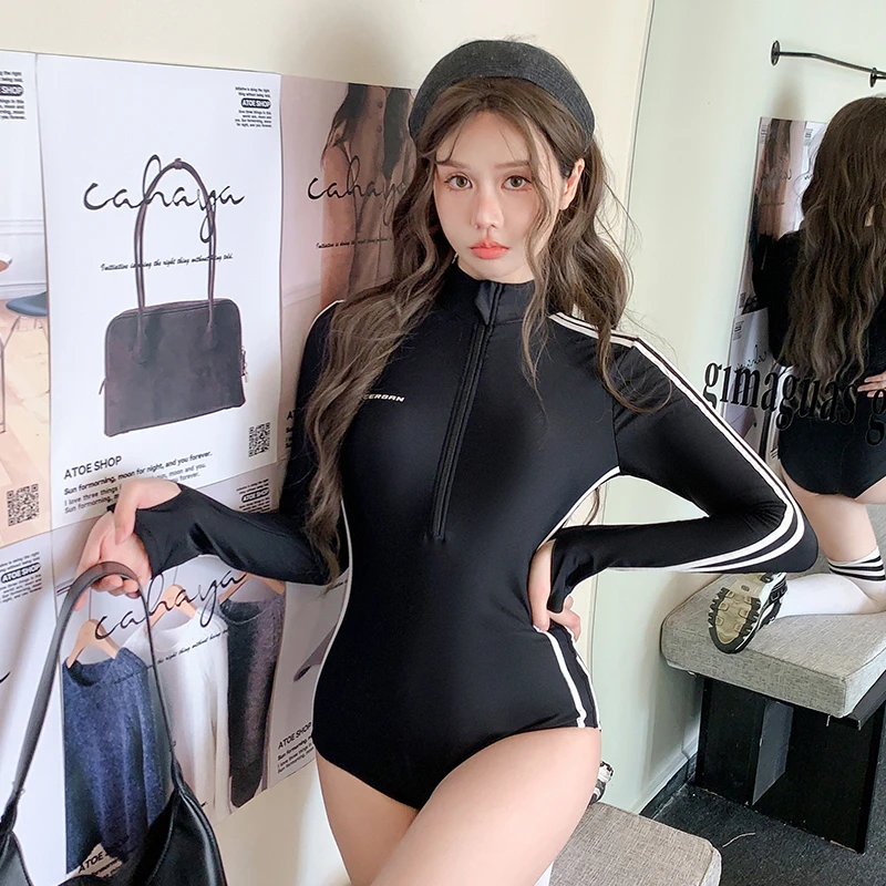 泳衣女款2025新款显瘦遮肚长袖性感连体遮肉三角高级感泡温泉泳装