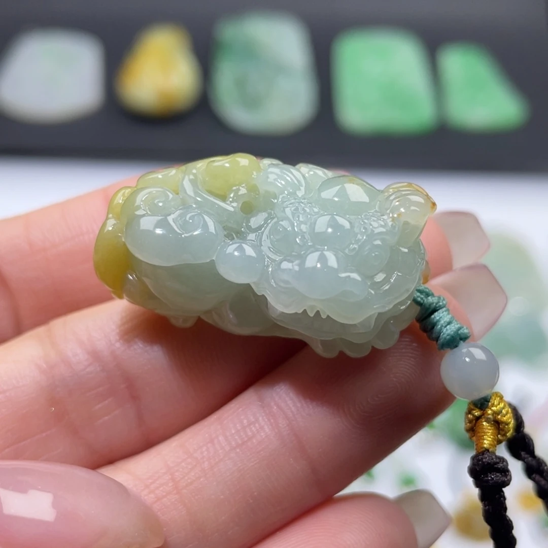 颈饰未镶嵌翡翠吊坠