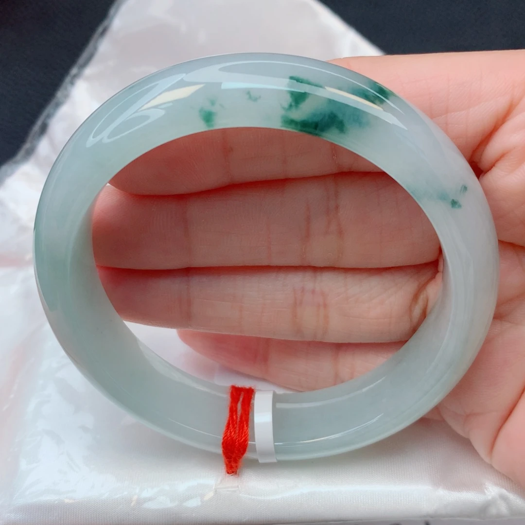 翡翠未镶嵌手镯58圈 细糯冰飘灵动绿花宽镯推荐