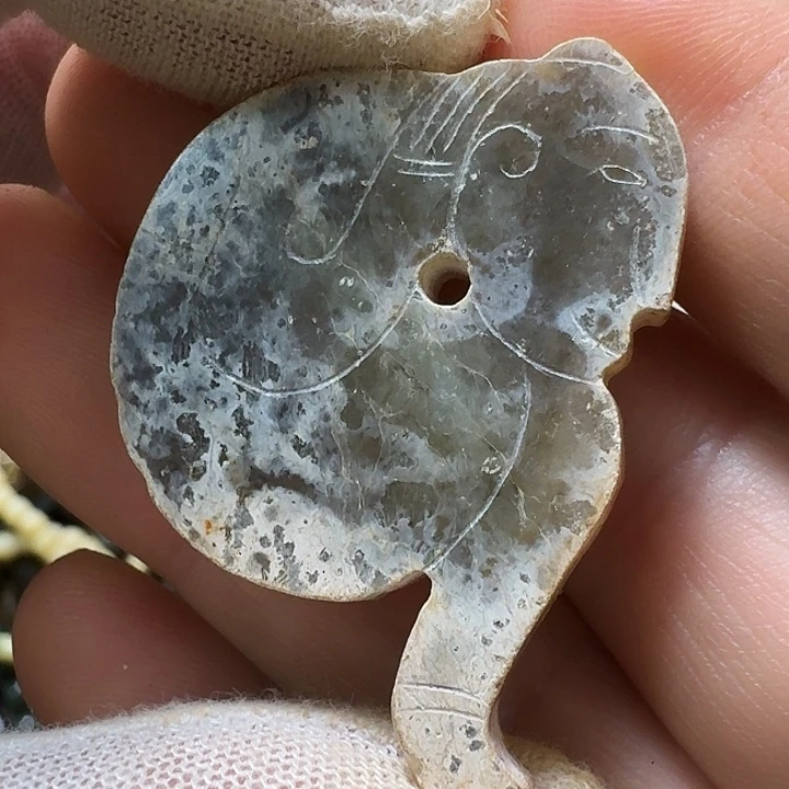 和田玉未镶嵌挂件