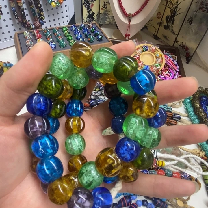 颈饰琉璃多彩飘花瓜珠
