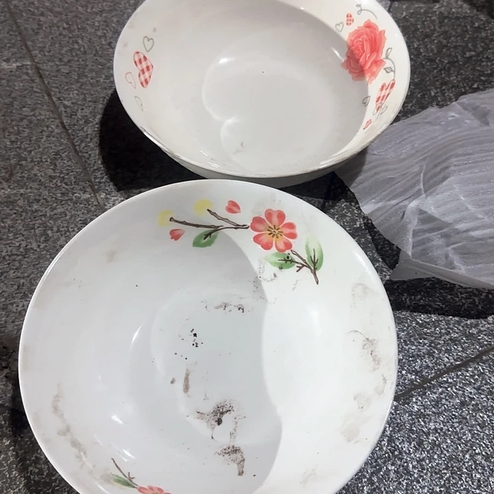 瓷片陶瓷盘子碗啥都有