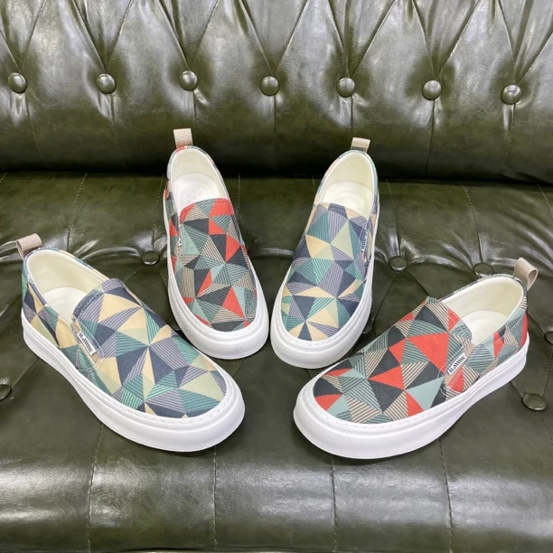 时尚男士低帮拼色布鞋软底一脚蹬潮流百搭休闲懒人鞋皮鞋码