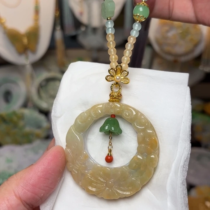 翡翠未镶嵌颈饰吊坠