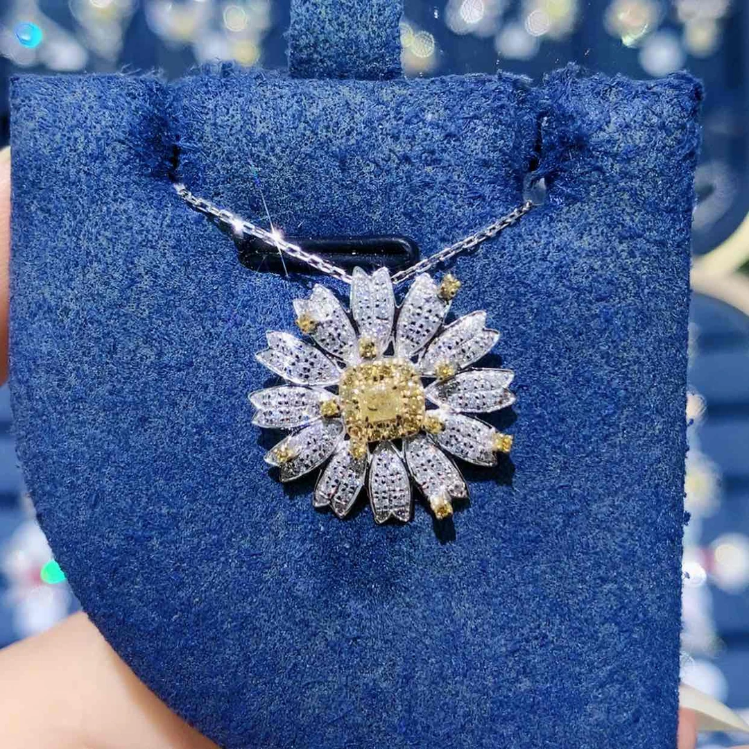 【闪购商品】颈饰18K金镶嵌钻石黄钻小雏菊项链