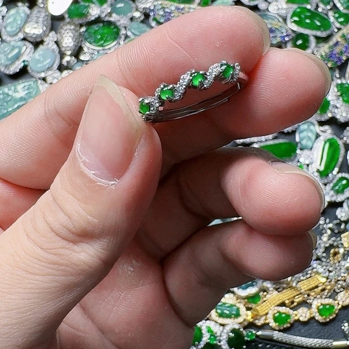 翡翠颈饰未镶嵌天然A货翡翠放漏