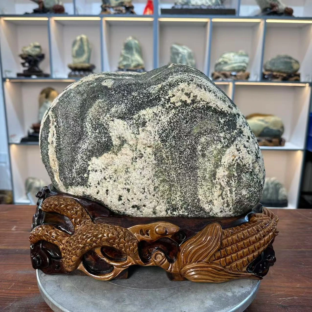 《鼠来宝》摆件，长32cm*高25cm*厚19cm，重量27.3斤。