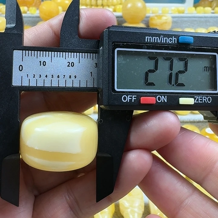 蜜蜡未镶嵌裸石31