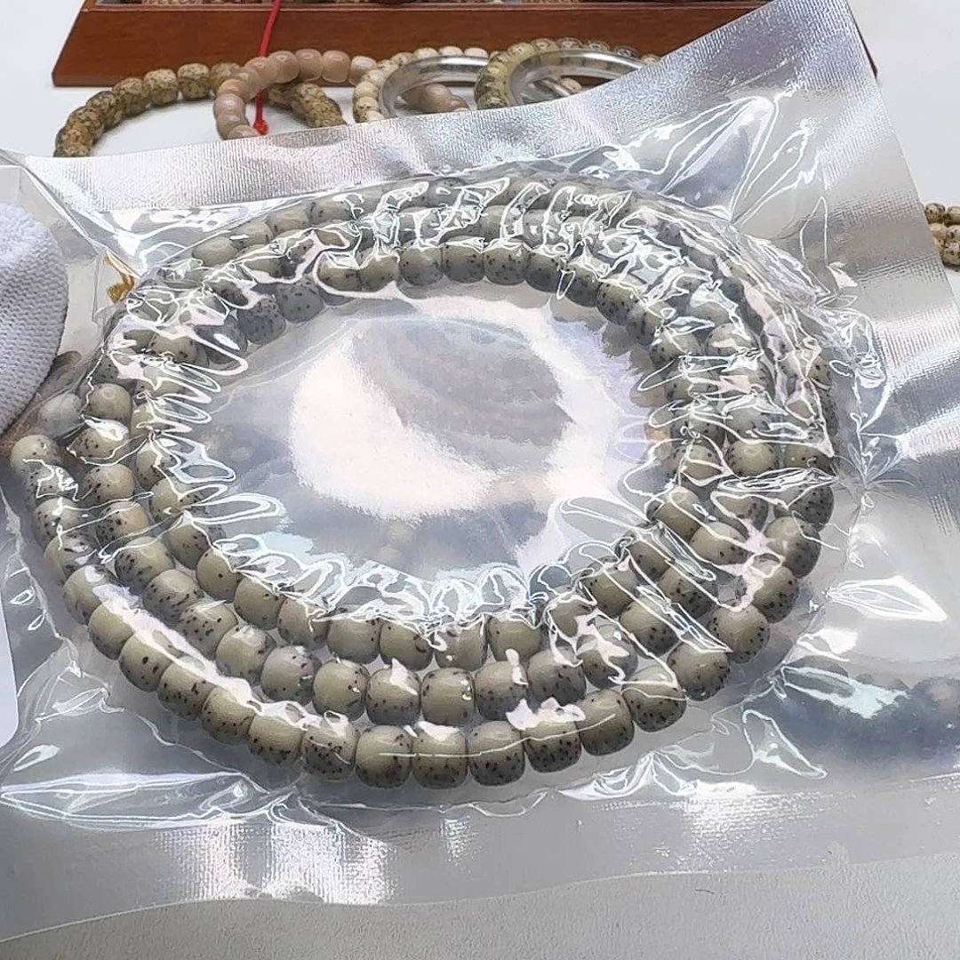 星月菩提吊坠28创世糯冰石玉河豚7左右108