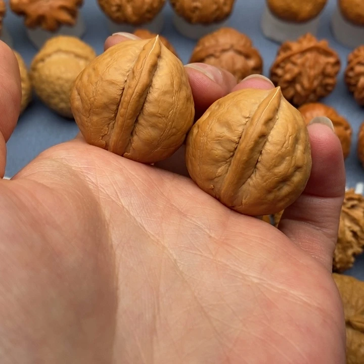 文玩核桃把件小海豚