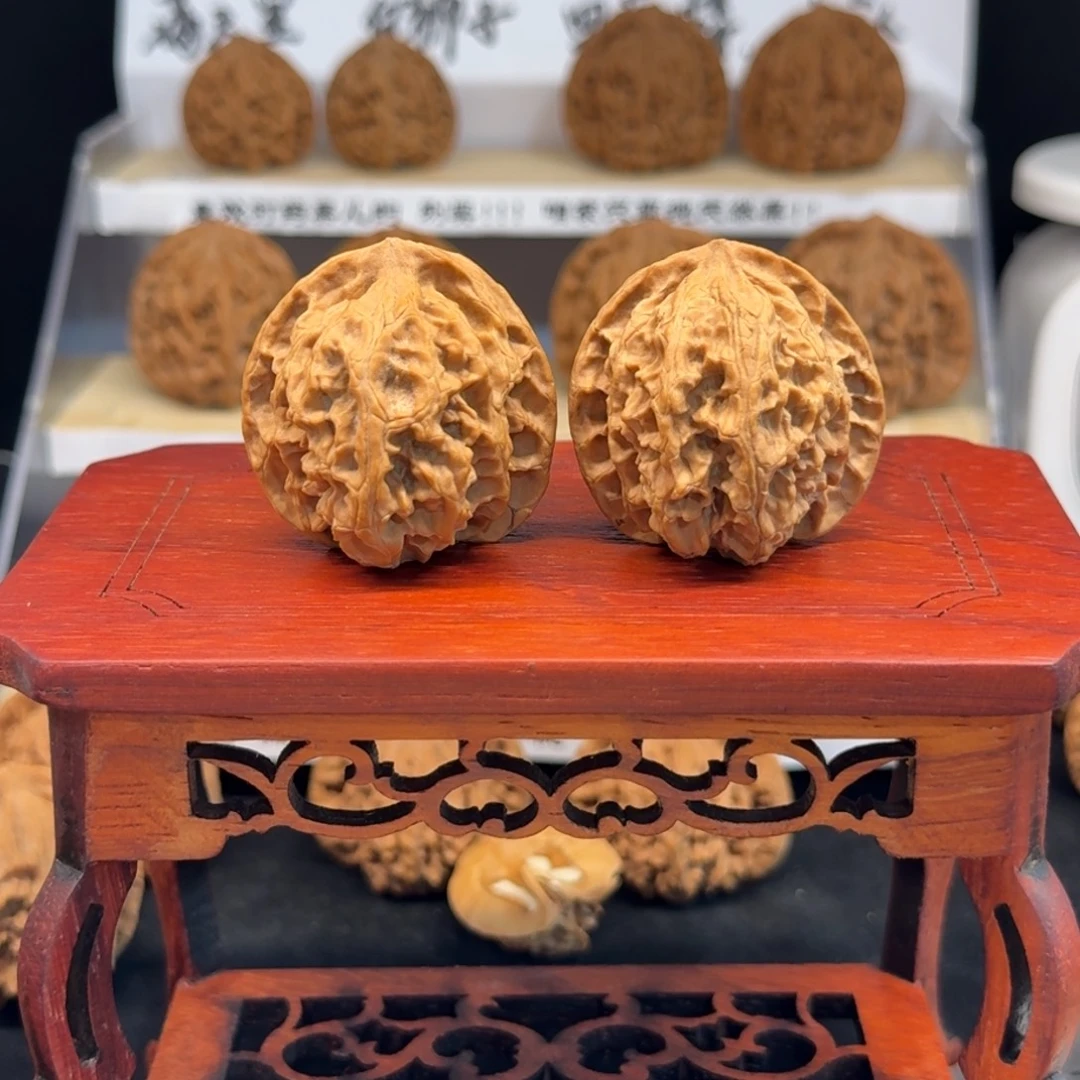 E***6文玩核桃把件37尺苹果圆（原生态）