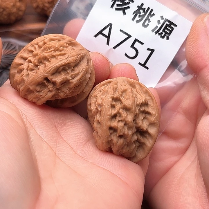 文玩核桃把件野狼异形34+