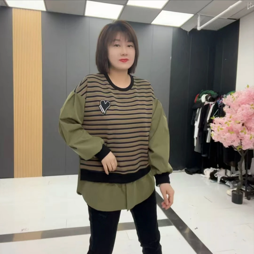 883大码女装早春新款减龄时尚亮片条纹拼接套头长袖衬衫