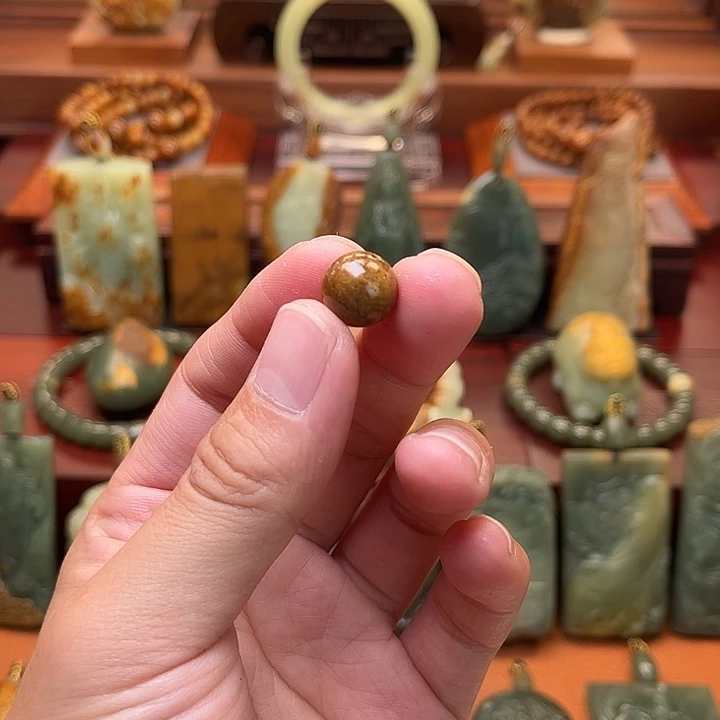 H***J岫岩河磨玉（透闪石质玉）未镶嵌颈饰