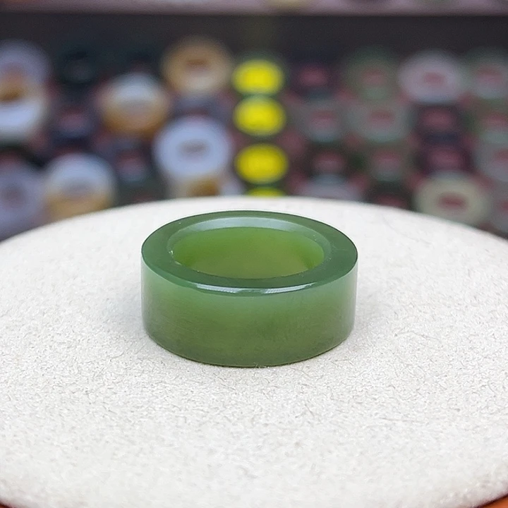 和田玉戒指未镶嵌15.5内径10圈菠菜绿