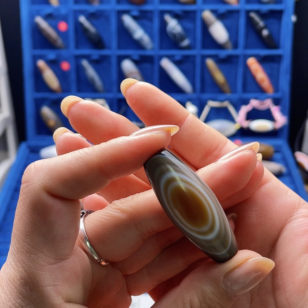 晓***心玛瑙/玉髓未镶嵌珠宝半成品