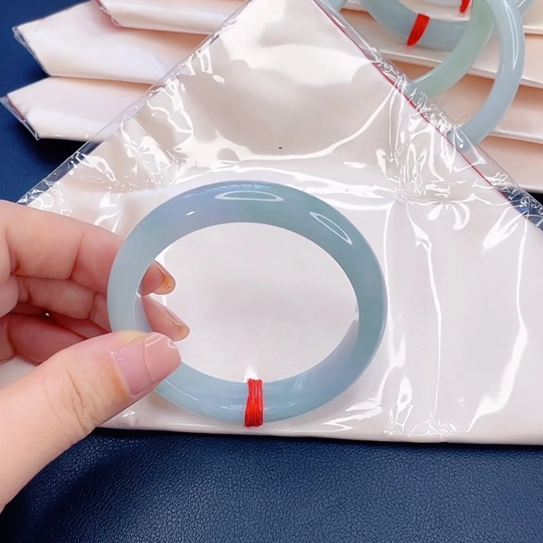 翡翠未镶嵌手镯冰晴绿手镯