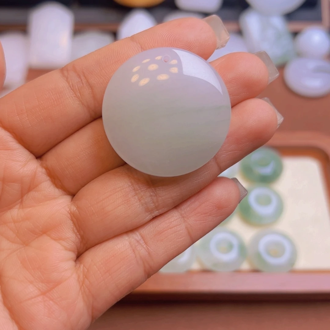 石英质玉颈饰未镶嵌