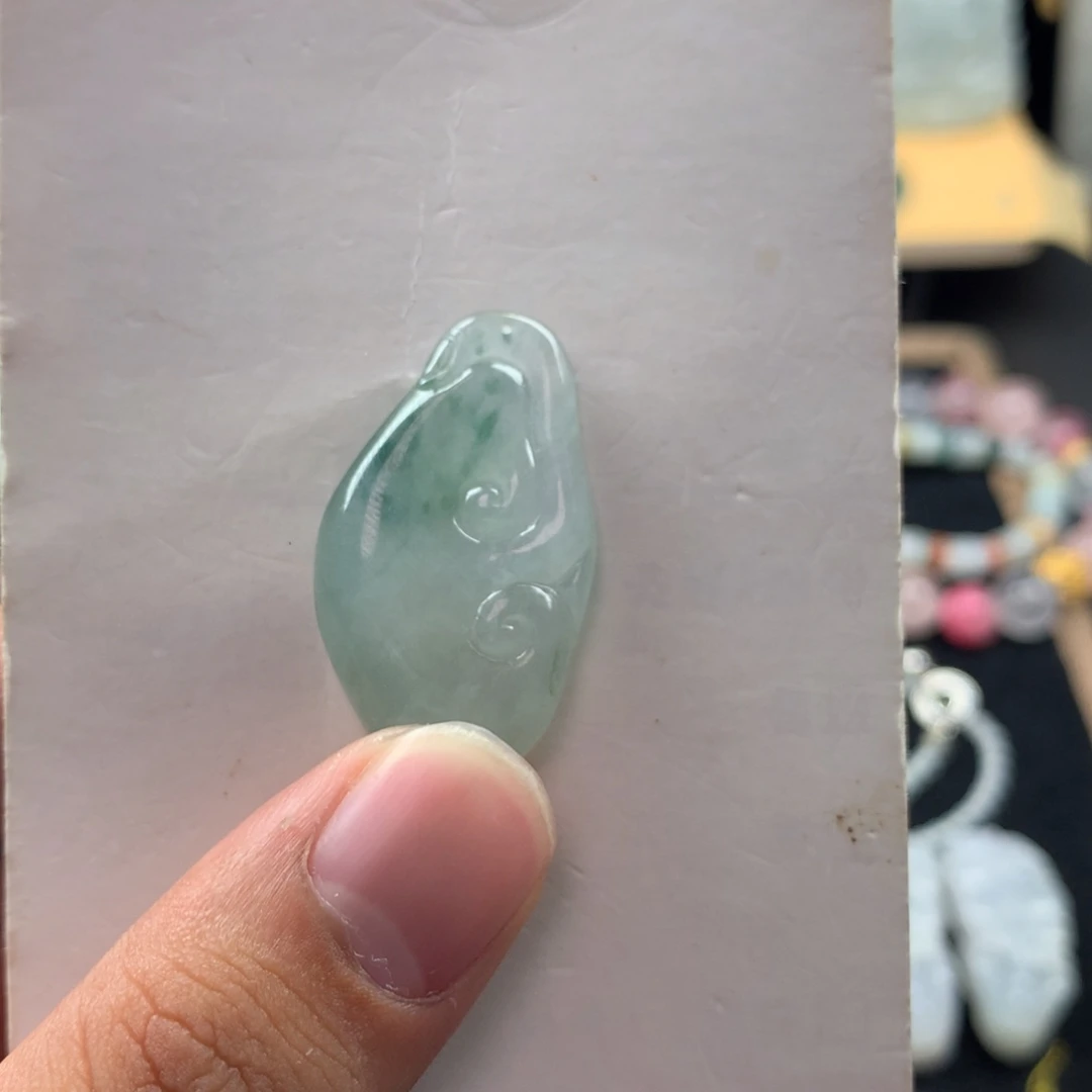 翡翠未镶嵌颈饰000