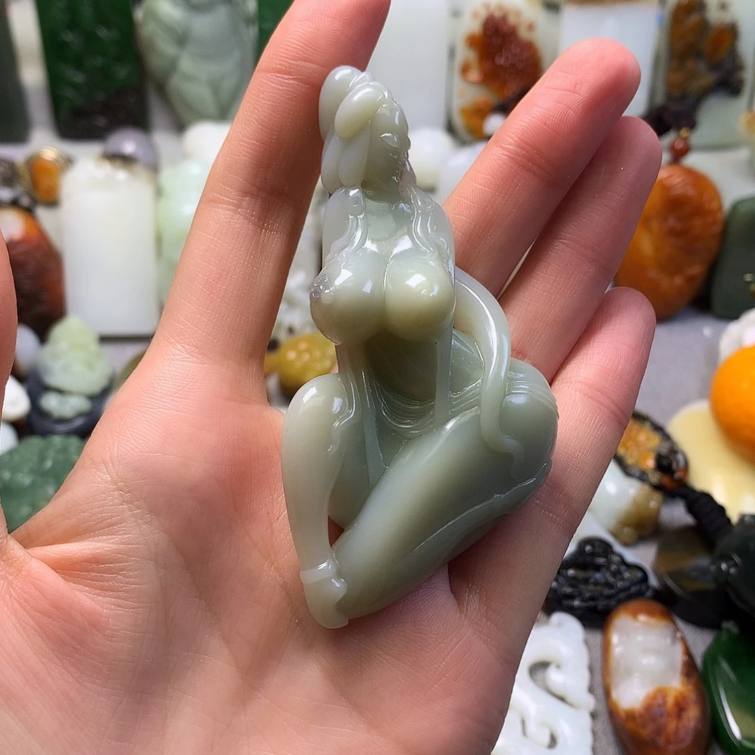 未镶嵌和田玉挂件孟**人