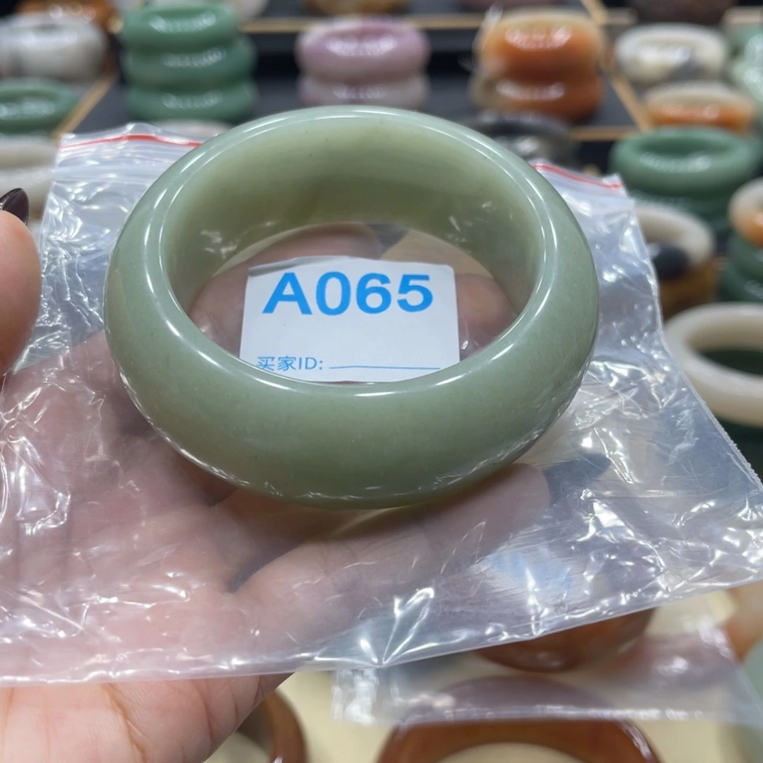 石英质玉手镯合金梓****阁