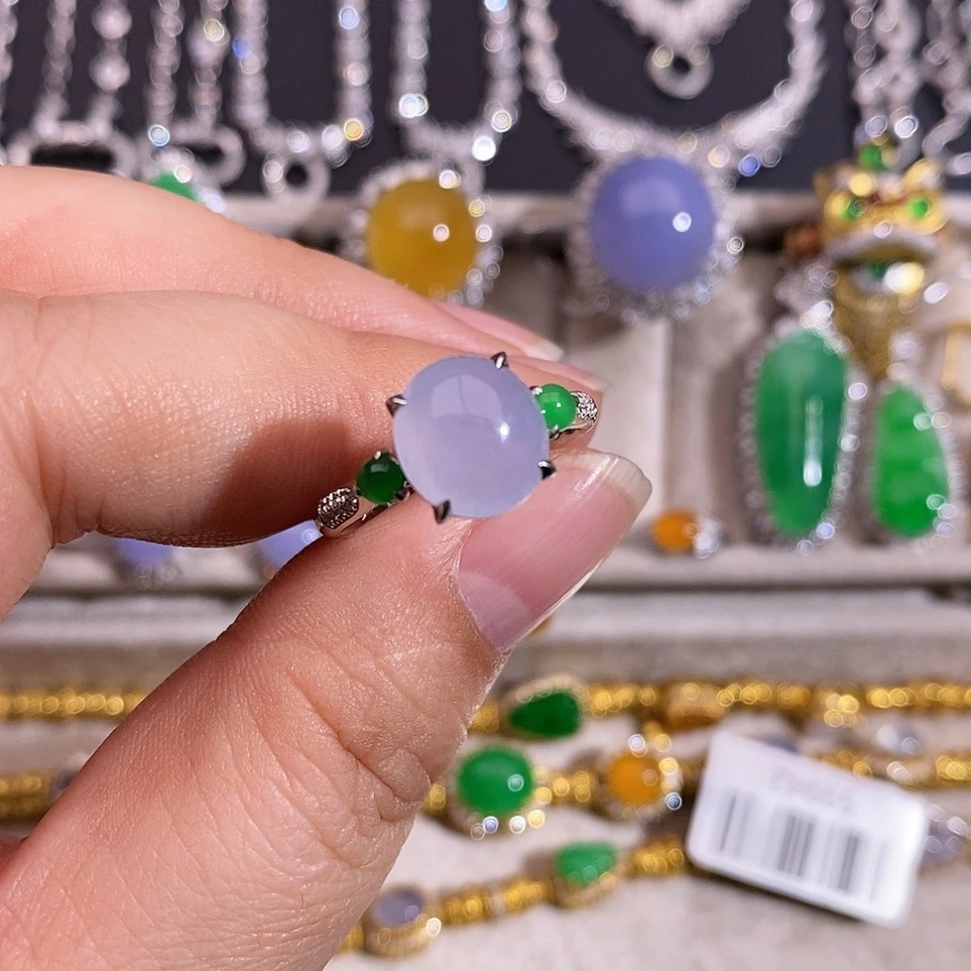 翡翠18K金镶嵌戒指