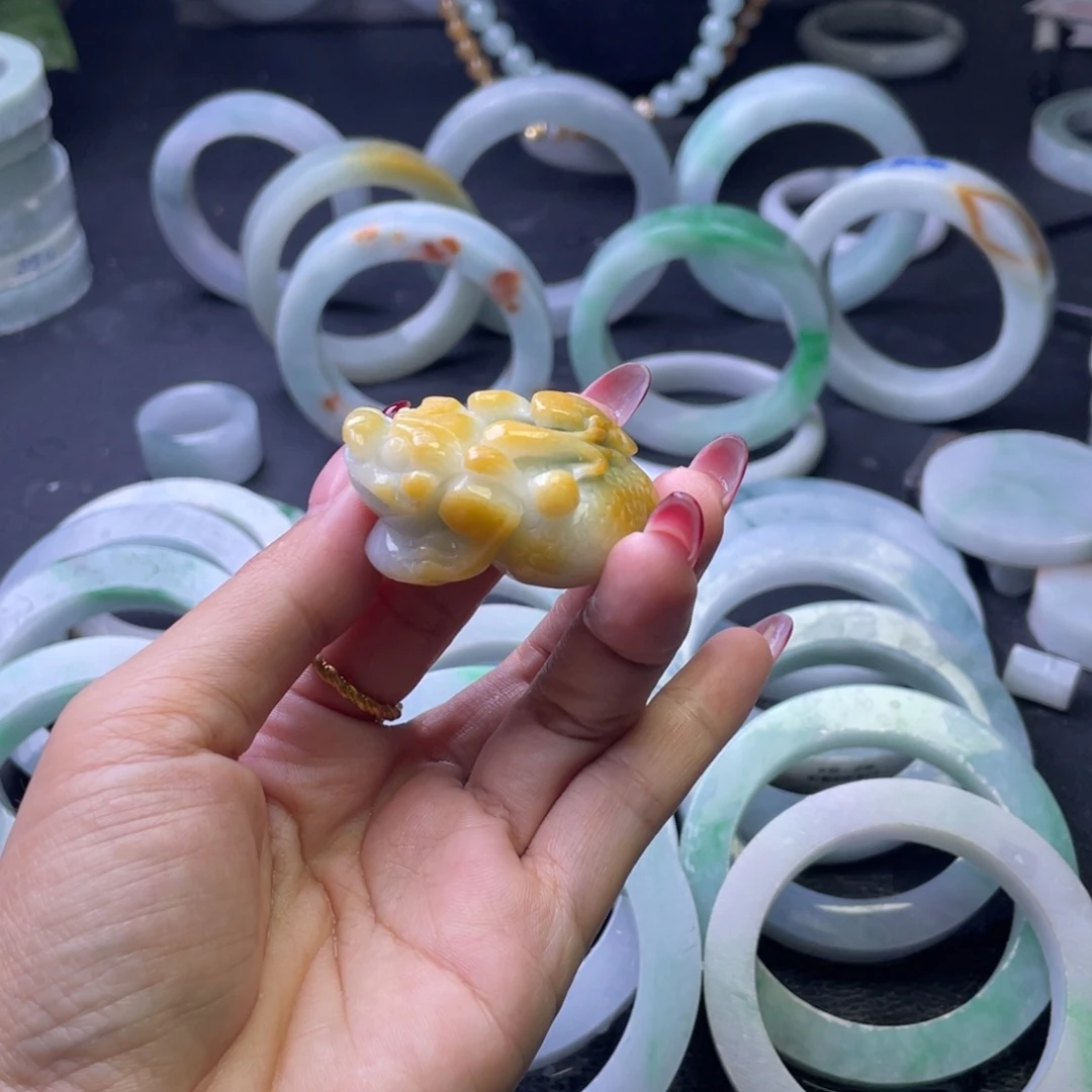 颈饰未镶嵌翡翠吴*