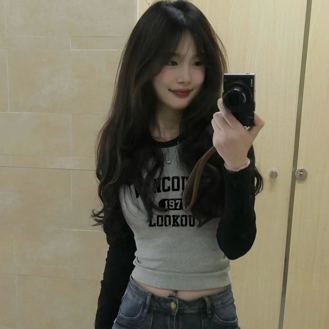 爆款网红炸街长袖女秋冬短款字母印花小众设计感拼接个性圆领上衣