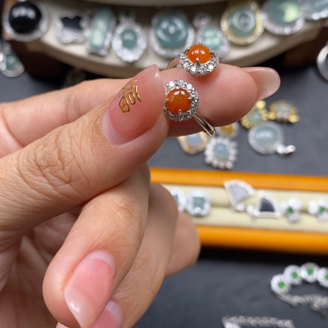 翡翠颈饰未镶嵌翡翠