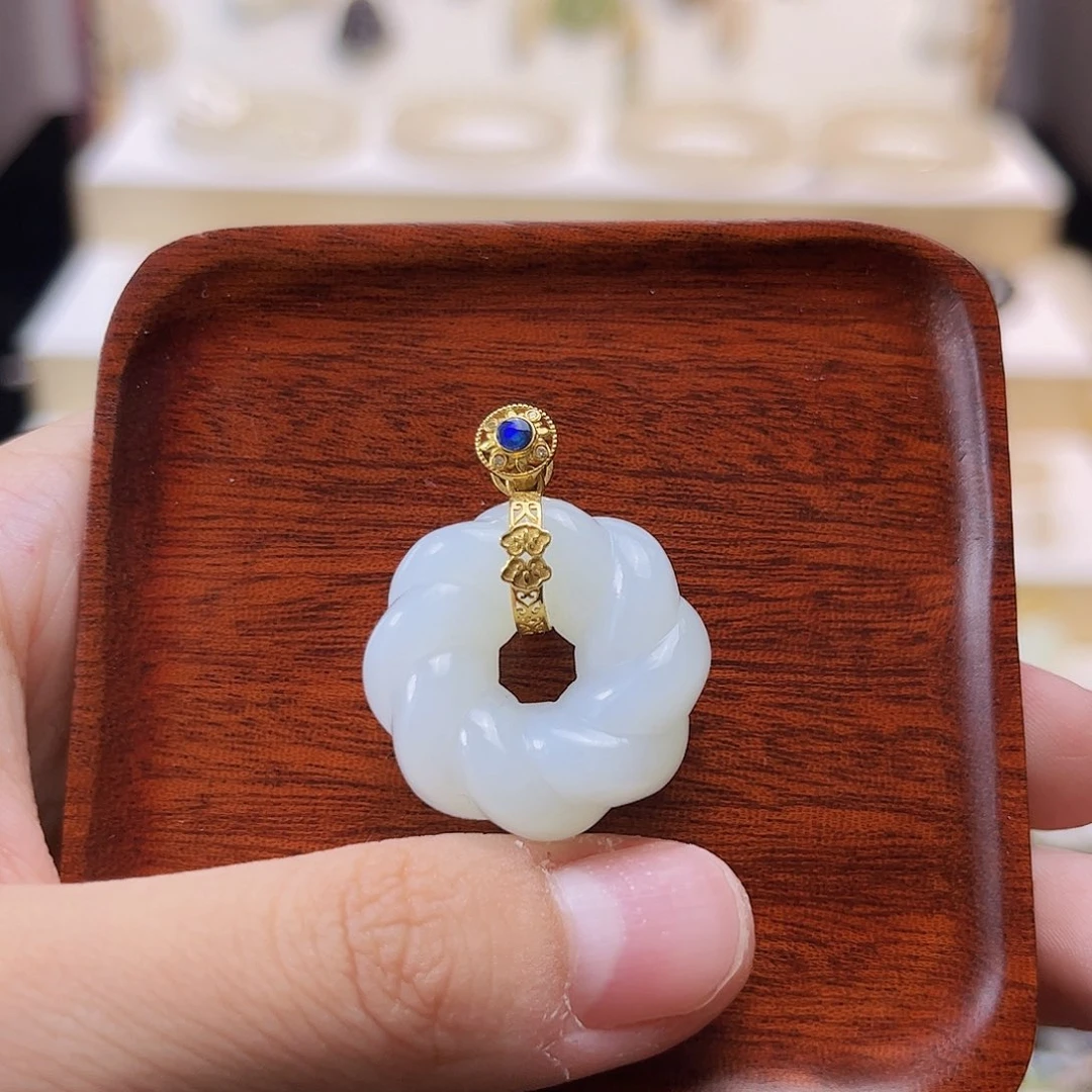 和田玉18K金镶嵌吊坠(不含链)