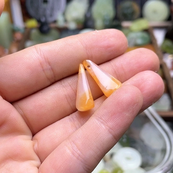 蛇纹石玉挂件未镶嵌花***?