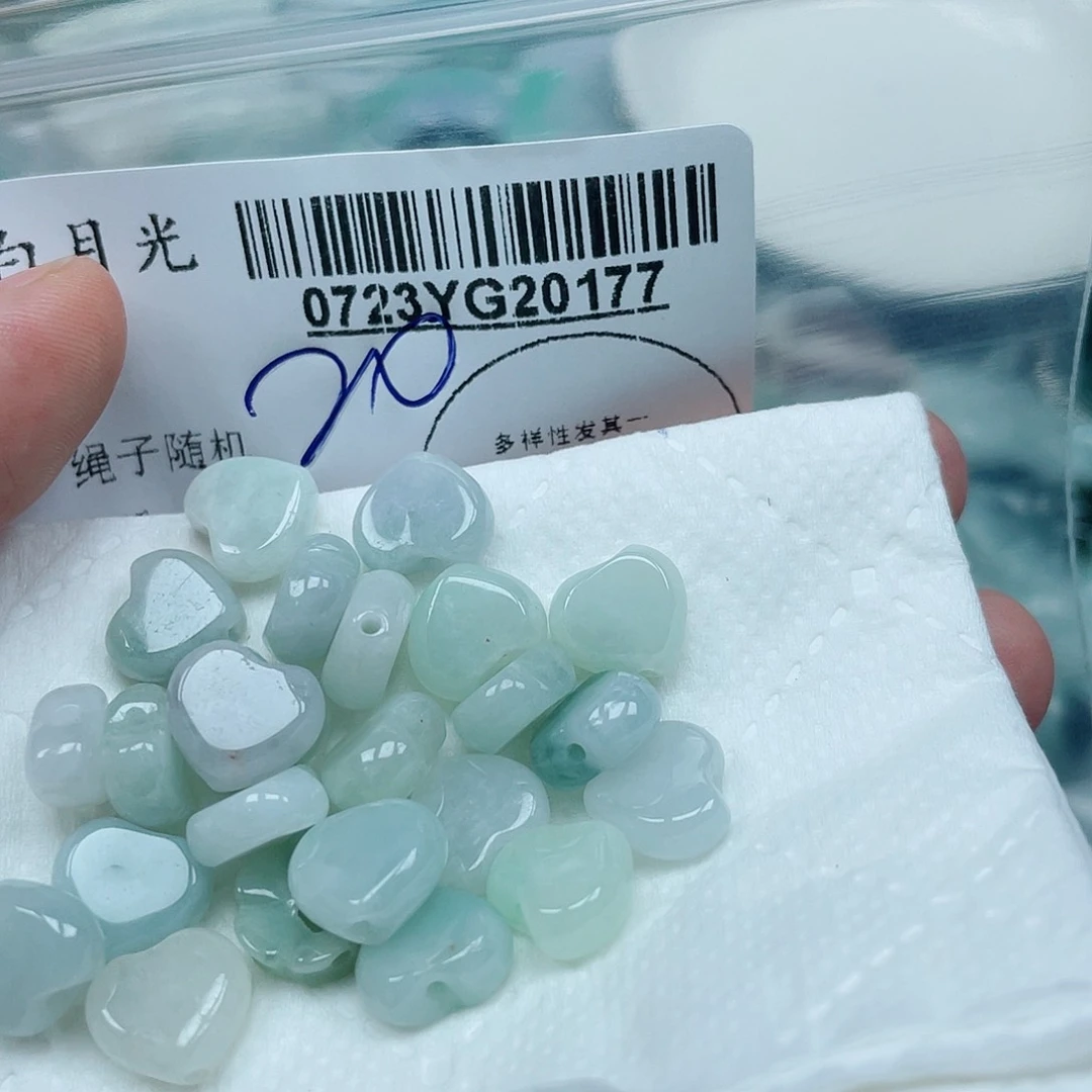 翡翠未镶嵌吊坠(不含链)多样性