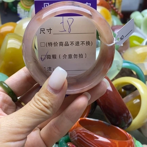 未镶嵌手镯石英质玉