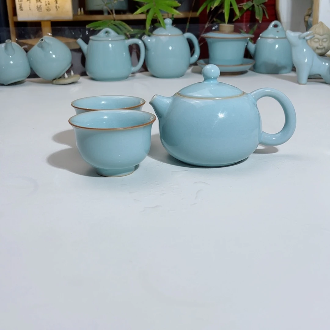 天青圈足西施壶加两个天青圈足压手杯一级带礼盒