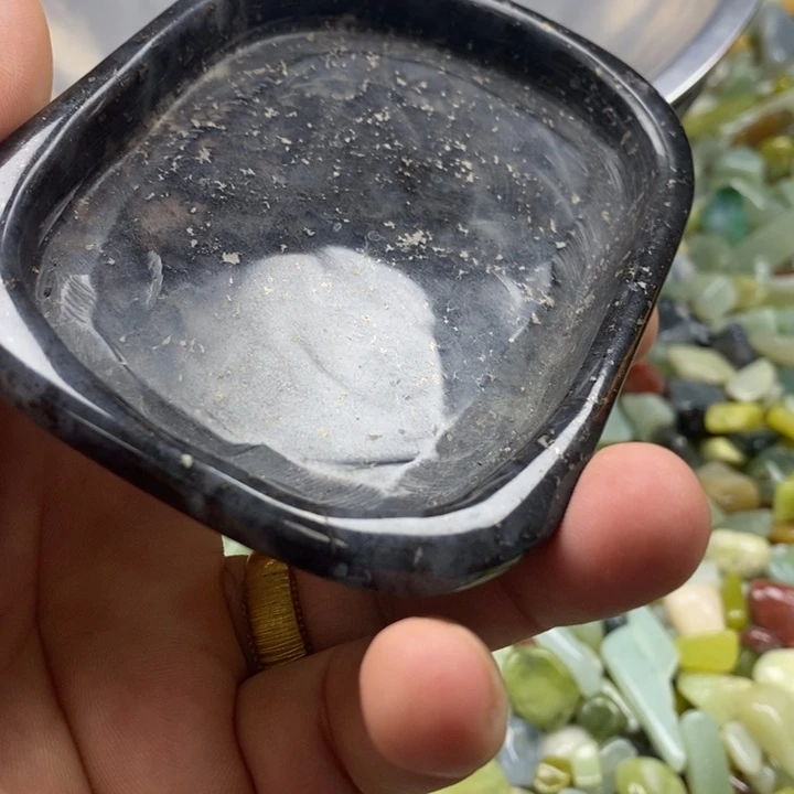 蛇纹石玉未镶嵌珠宝奇石