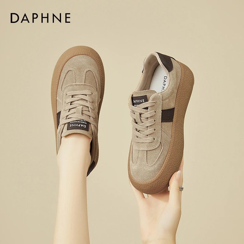 达芙妮时尚百搭休闲鞋2025年秋季小众复古轻便透气拼色运动板鞋女