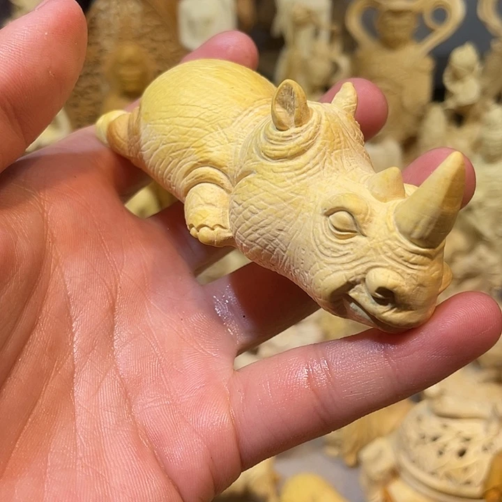 黄杨木小瑕疵犀牛