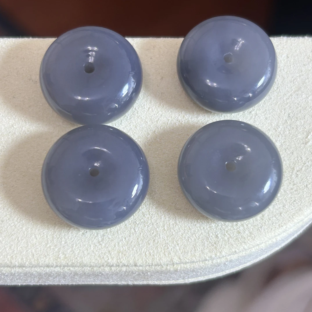 天然和田玉眼紫平安扣吊坠，颜色好，圆润，油性十足，多样性发其中一