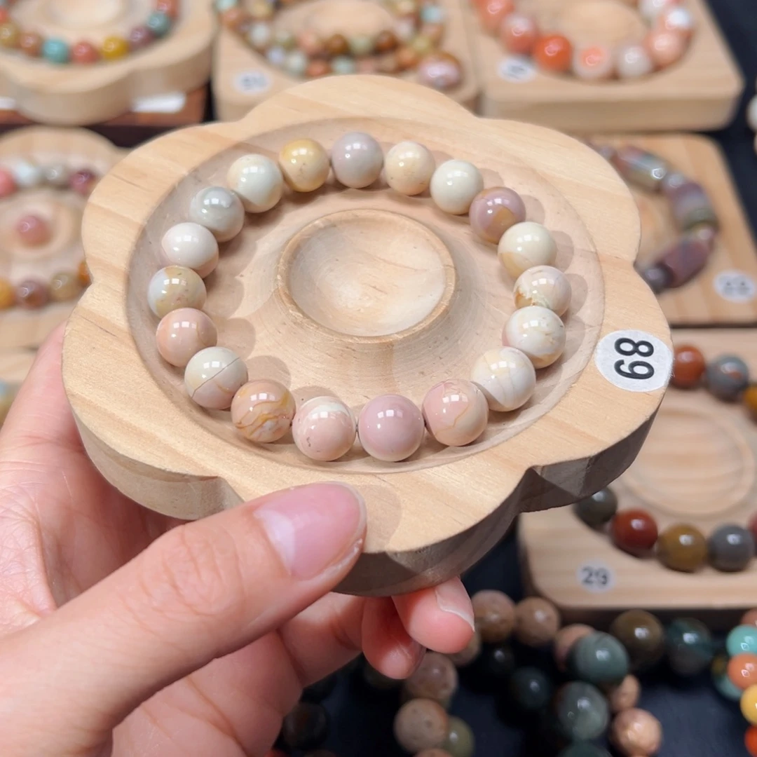 赜***赜石英质玉未镶嵌手链95